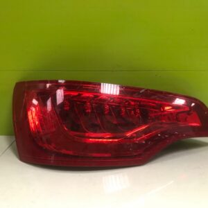 Audi Q7 s line 2011-14 genuine rear passenger  led light 4l0945093f damaged