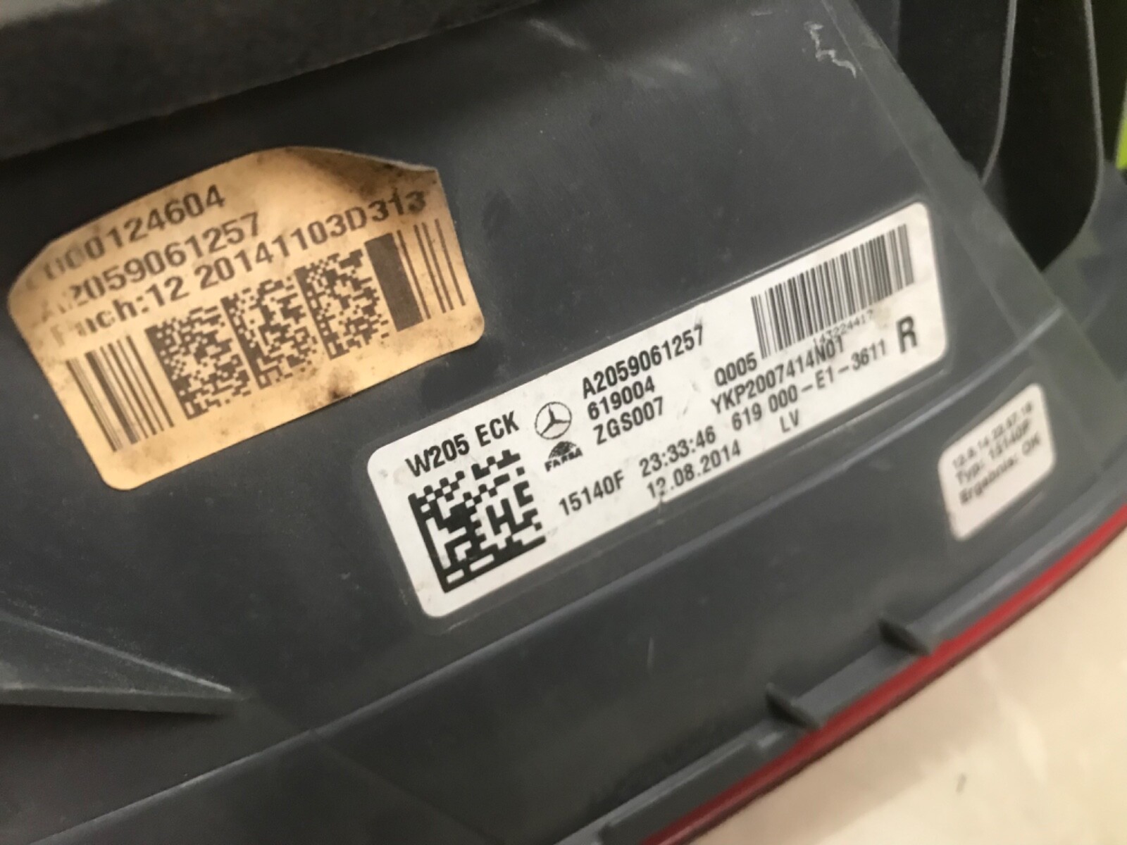Mercedes c class w205 2015- -Genuine driver rear light a2059061257 - Image 4