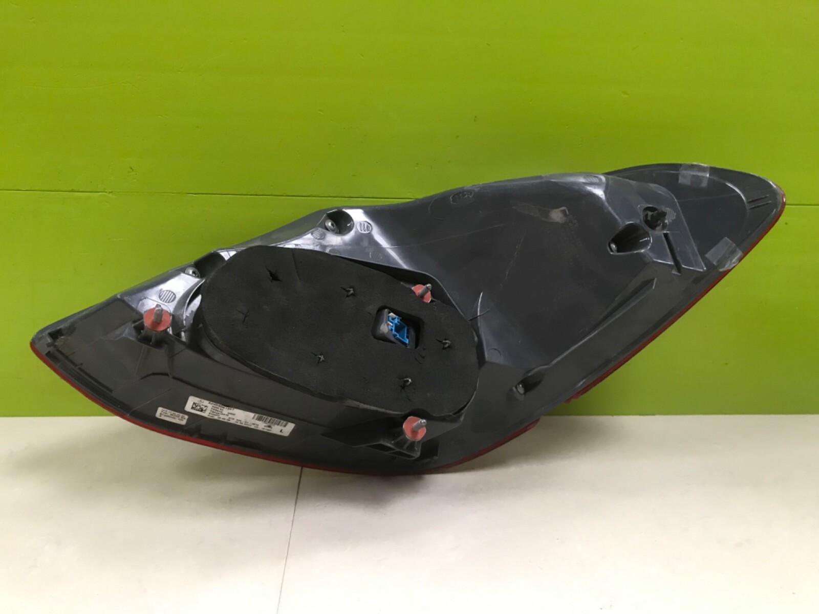 Mercedes c class w205 2014-21 Genuine driver rear light a2059061357 - Image 3