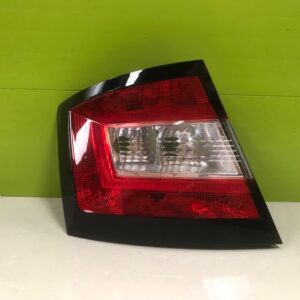Skoda fabia Genuine passenger rear light 6v6945095