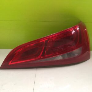 Audi Q5 2011-14 genuine rear driver light 8r0945094