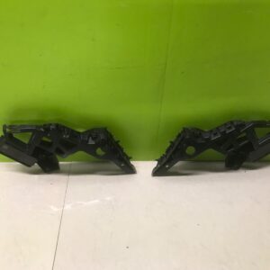 Vw golf mk8  2020 - Genuine rear  bumper bracket pair  5h0807050 d